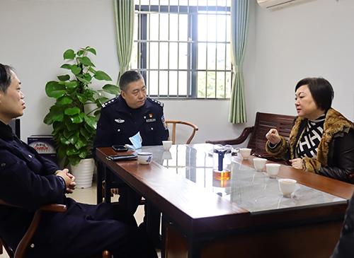 加强党建共建，亲昵警企关系